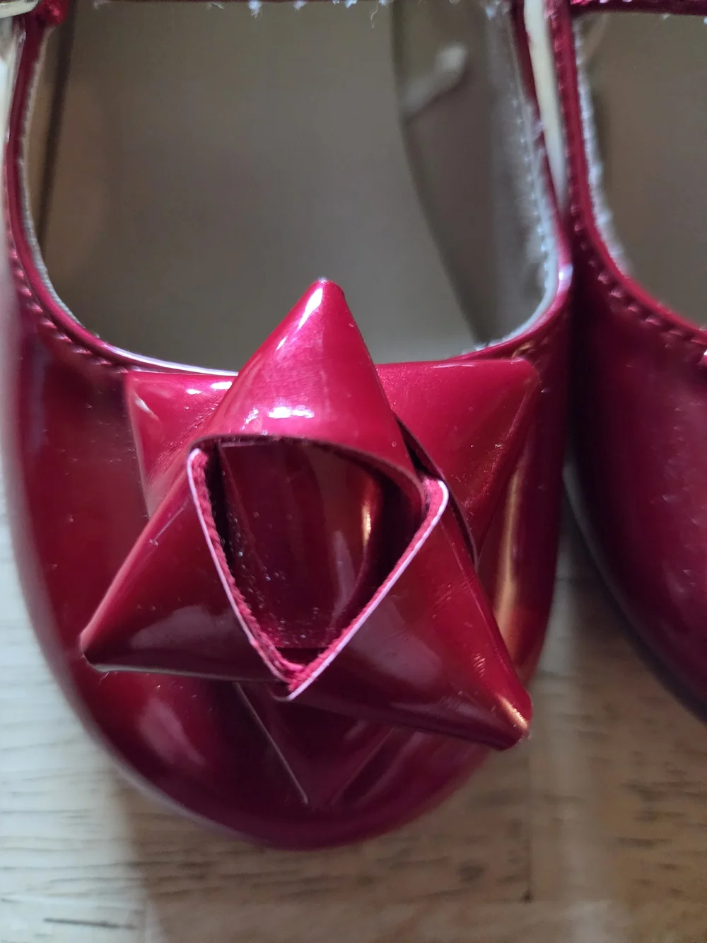 Gymboree Girls' Red Patent Mary Jane Shoes with Bow